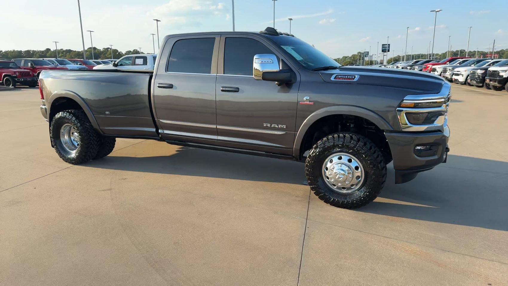 2025 RAM 3500 Limited - Photo 9