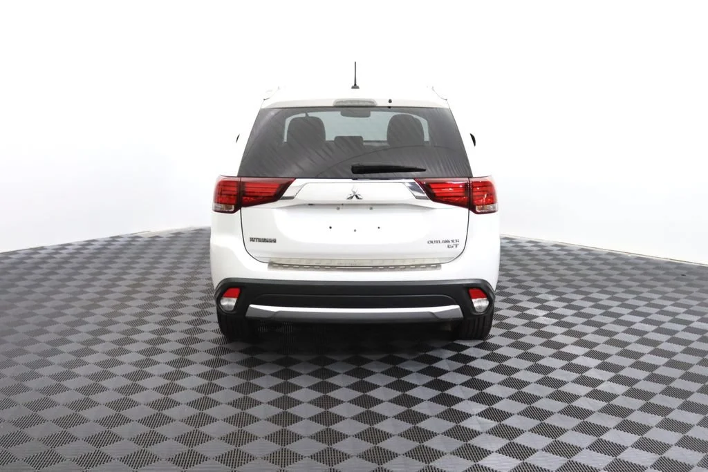 Used 2016 White Mitsubishi GT image 5