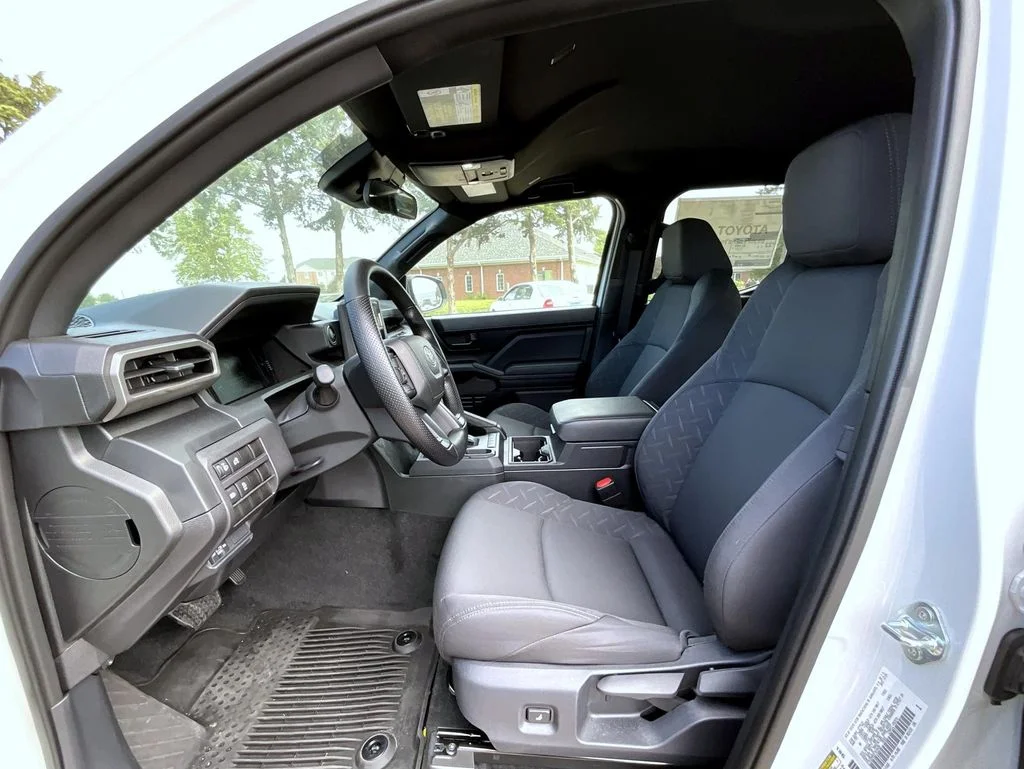2025 Toyota Tacoma SR - Photo 10
