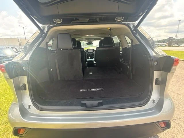2023 Toyota Highlander XLE - Photo 8