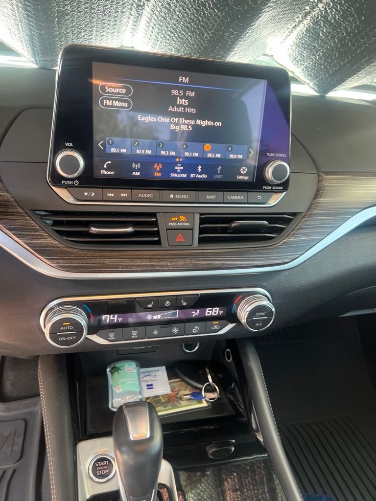 Used 2022 Silver Nissan 2.5 SL image 17