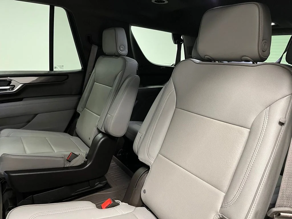 Used 2025 White GMC Elevation image 46