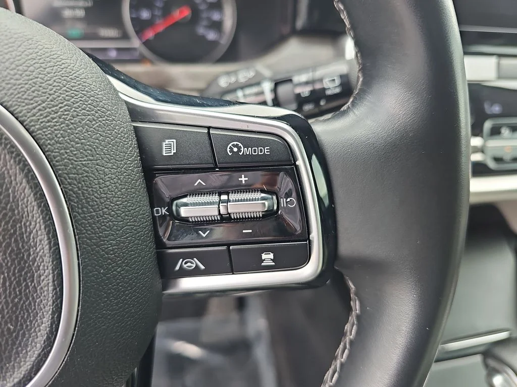 Used 2022 Green Kia X-Line EX image 18