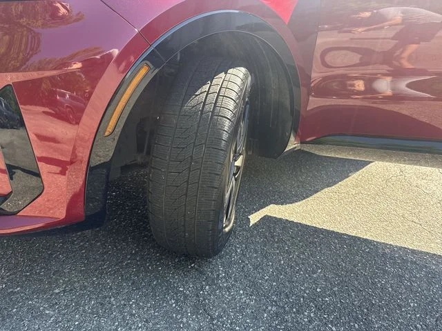 Used 2022 Red Kia S image 33