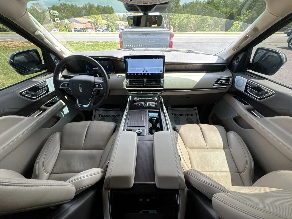 Used 2024 Blue Lincoln Reserve image 21