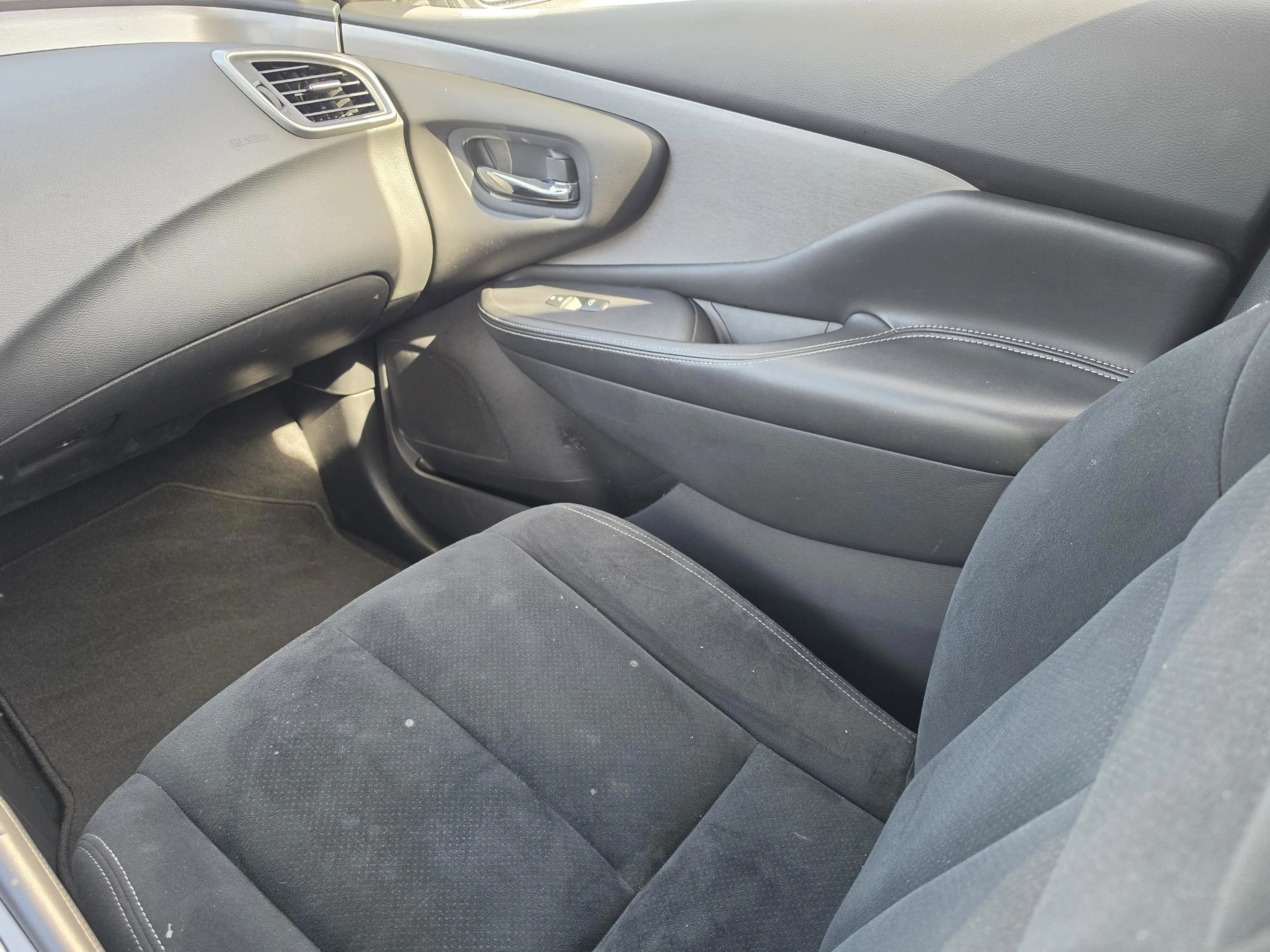 Used 2022 Brilliant Silver Metallic Nissan S image 20