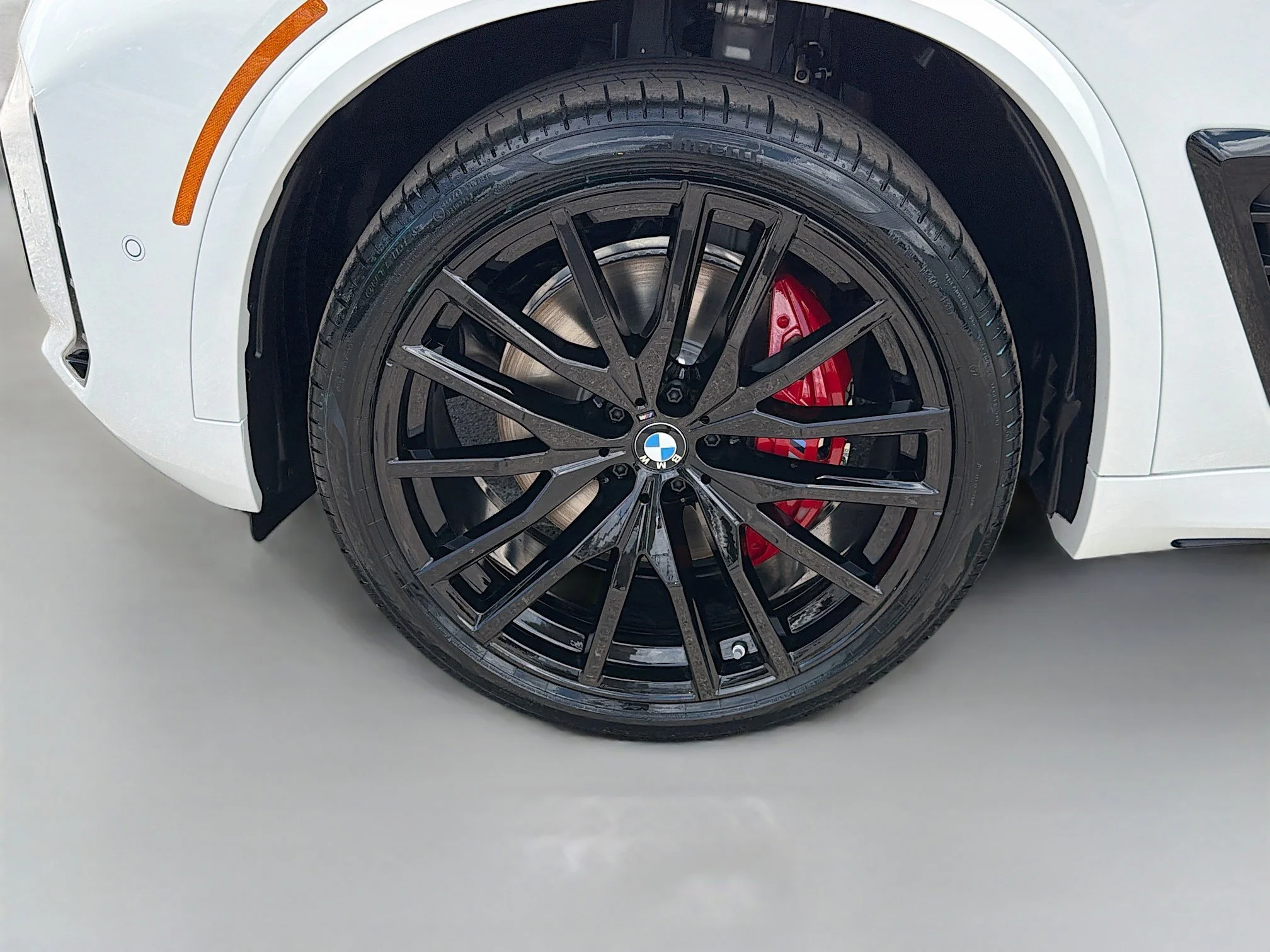 New 2026 Alpine White BMW sDrive40i image 40