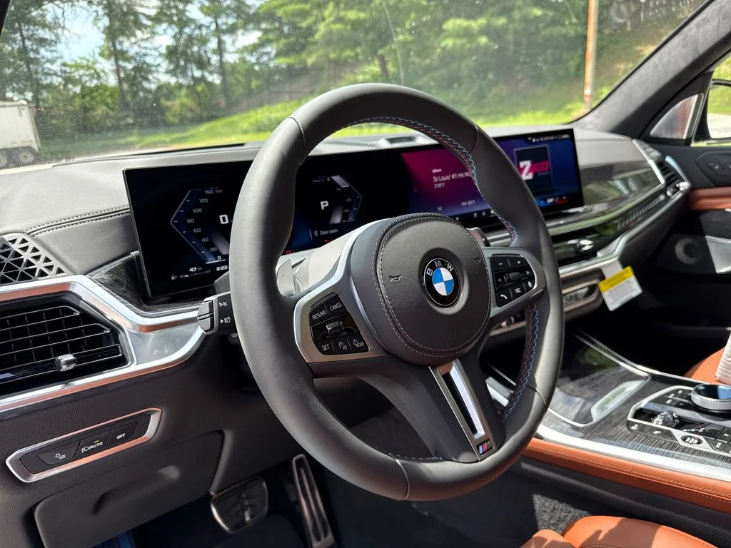 New 2027 Blue BMW M60i image 13
