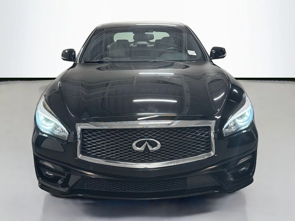 Used 2017 Black Obsidian INFINITI 5.6 image 6