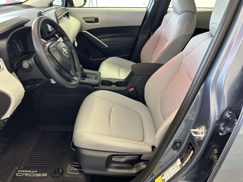 Used 2026  Toyota L image 14