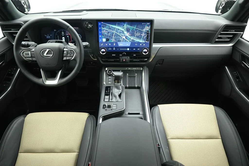 Used 2025 Green Lexus 550 Overtrail+ image 20
