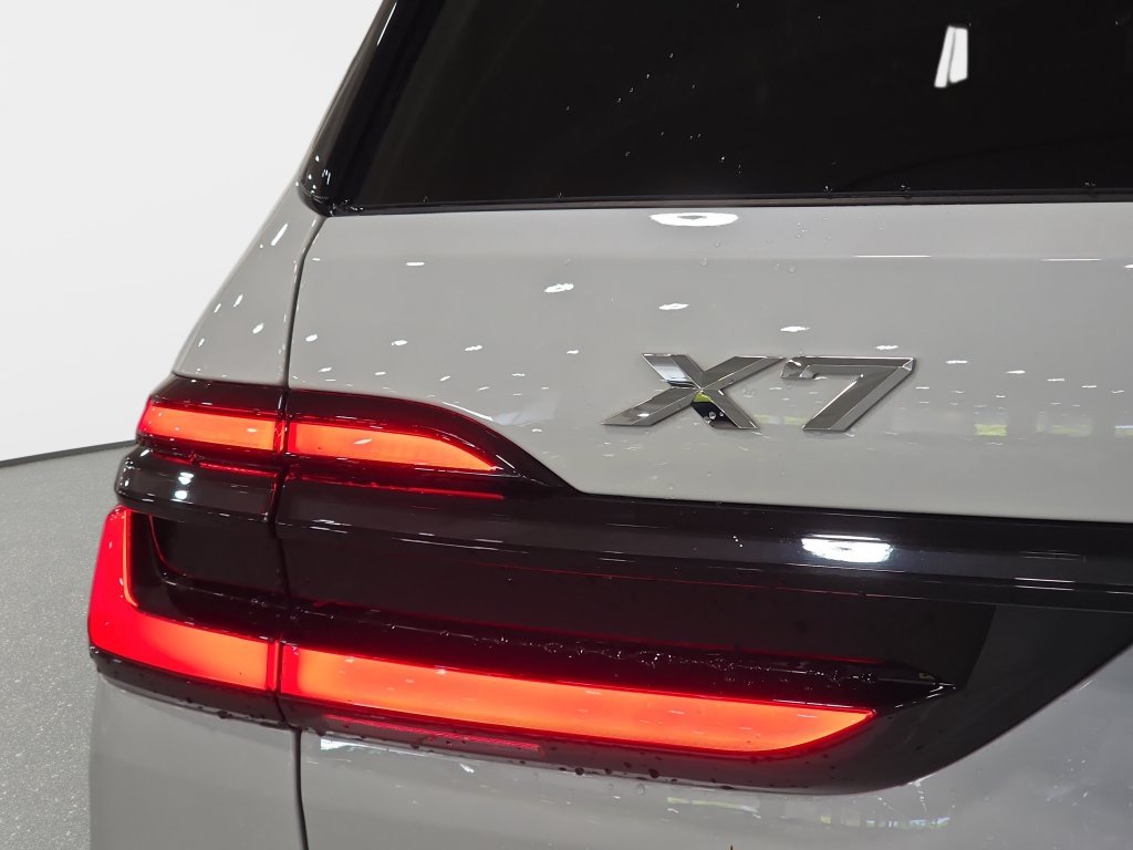 Certified Used 2024 Mineral White Metallic BMW xDrive40i image 24