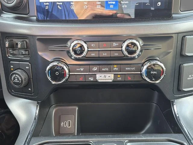 New 2026 Agate Black Metallic Ford XLT image 18