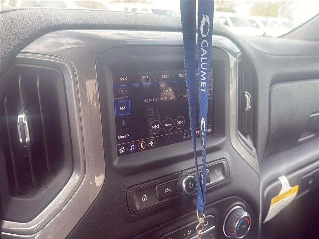 Used 2022 SUMMIT WHITE Chevrolet Custom image 4