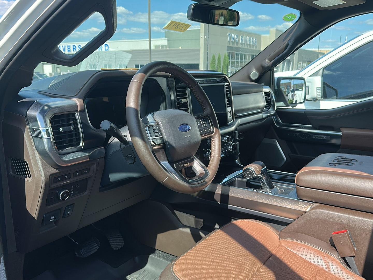 Used 2024 Star White Ford King Ranch image 2
