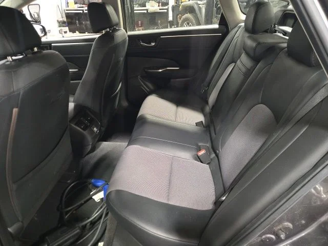 Used 2018  Honda Base image 12