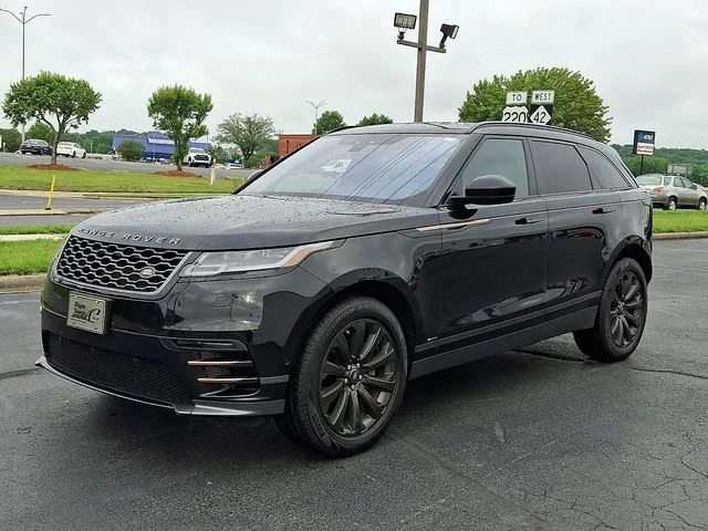 Used 2018  Land Rover SE R-Dynamic image 3