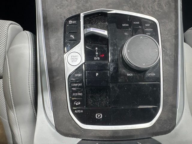 Used 2024 Gray BMW xDrive40i image 17