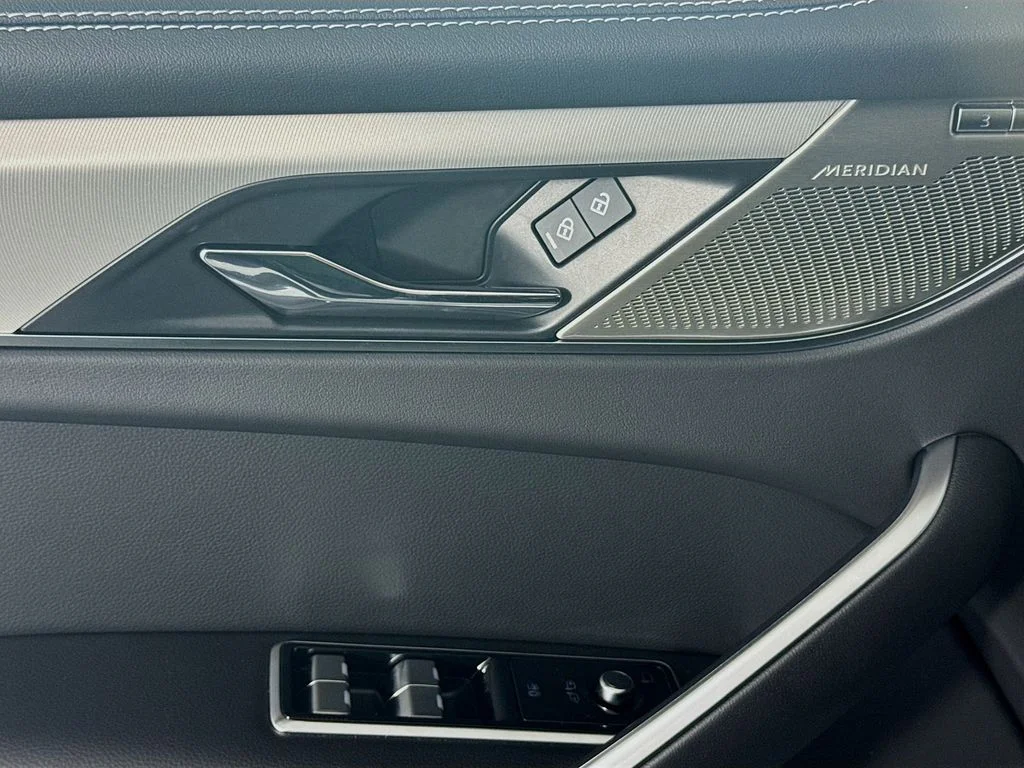2026 Jaguar F-Pace R-Dynamic S - Photo 17