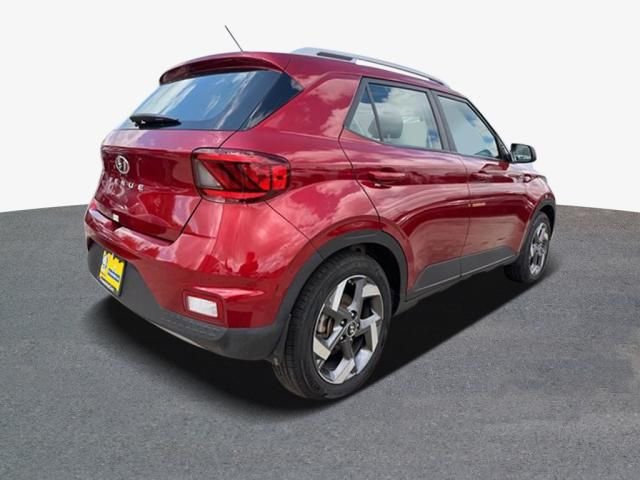 Used 2024 Red Hyundai SEL image 3