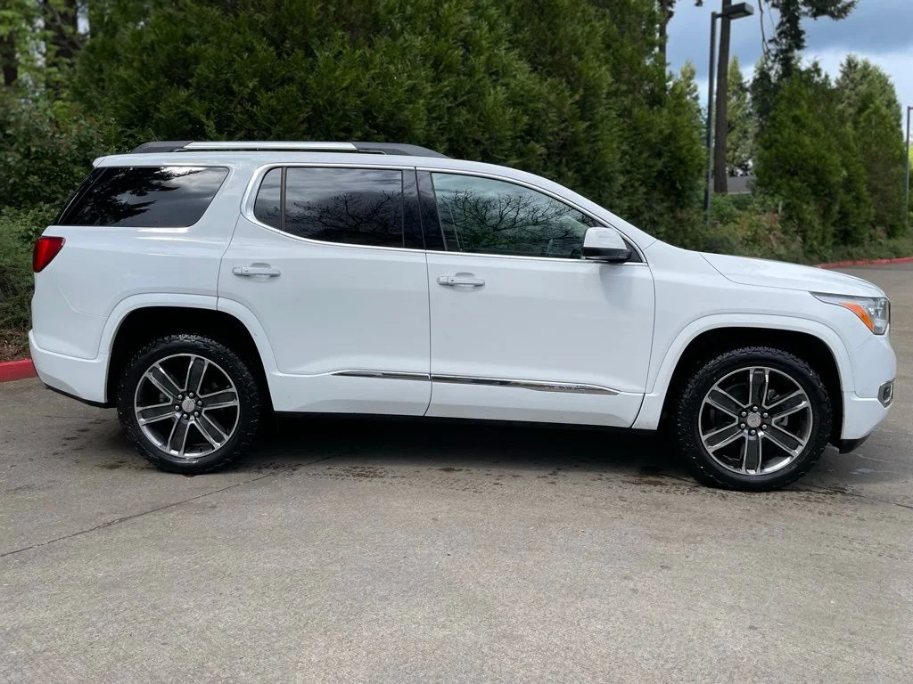 Used 2019 Summit White GMC Denali image 3