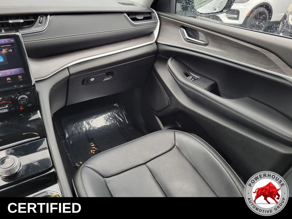 Used 2023 Silver Jeep Limited image 22
