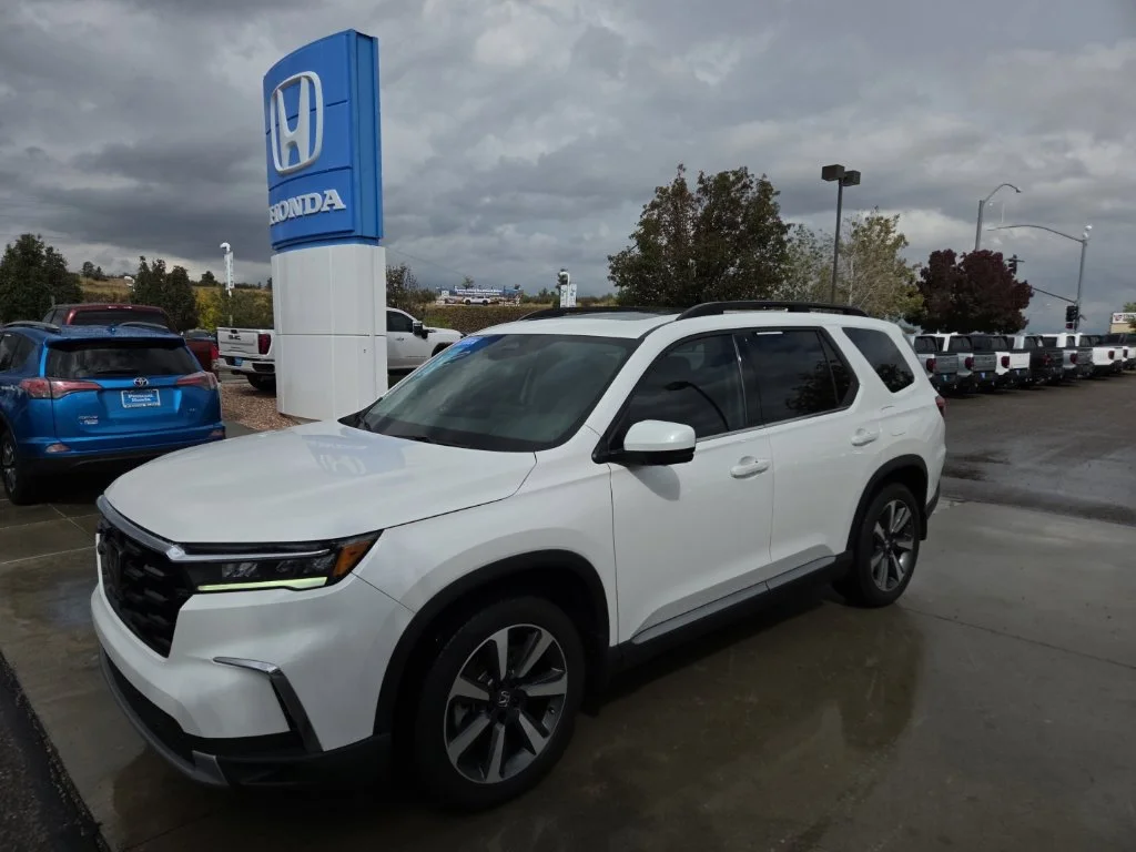 Certified Used 2024 Platinum White Pearl Honda AWD ELITE image 42