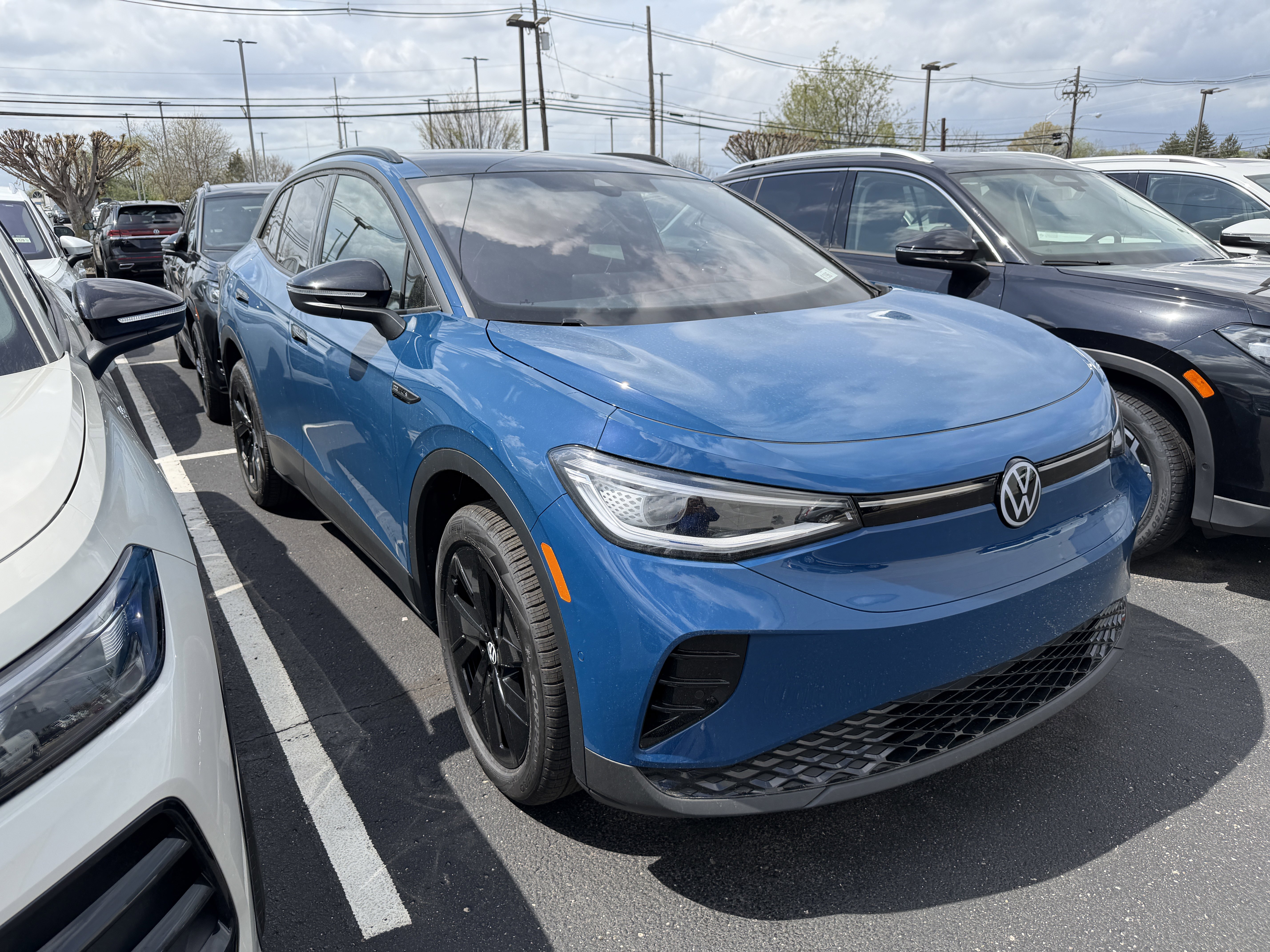 New 2026 Mountain Lake Blue Metallic Volkswagen Pro S image 2