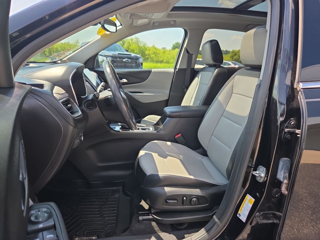 Used 2019 Black Chevrolet Premier image 27