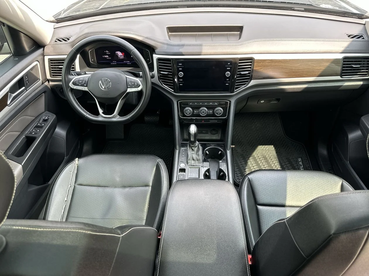 Used 2022 Gray Volkswagen 3.6L V6 SE w/Technology image 29