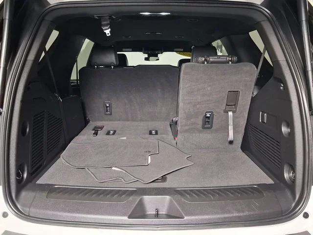 Used 2025 White Chevrolet LT image 13
