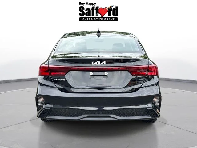 Used 2023 Black Kia LXS image 6