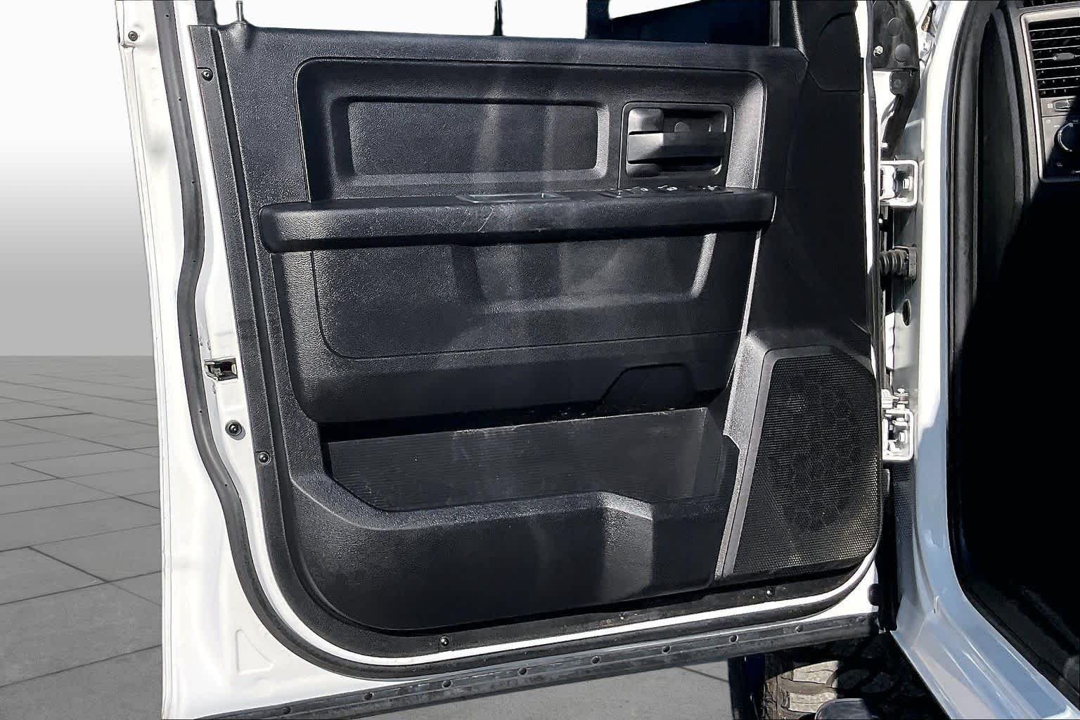 Used 2016 Bright White Clearcoat Ram Tradesman image 21