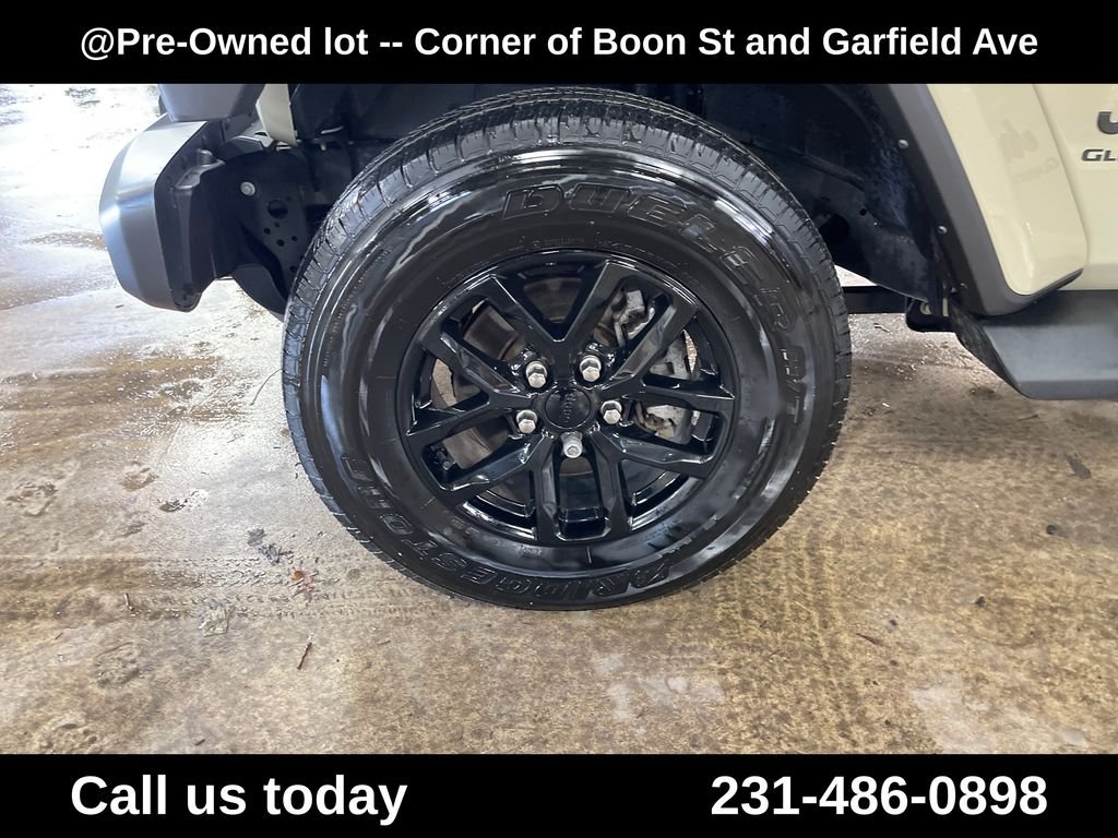Used 2022 Beige Jeep Sport image 11