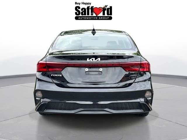 Used 2023 Black Kia LXS image 6