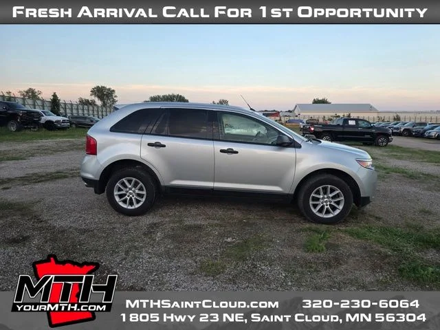 Used 2014 Silver Ford SE image 1