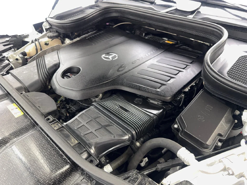 Used 2025 White Mercedes-Benz GLS 450 image 79