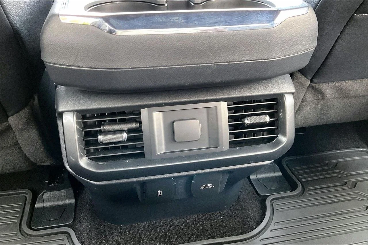 Certified Used 2022 White Ford Lariat image 16
