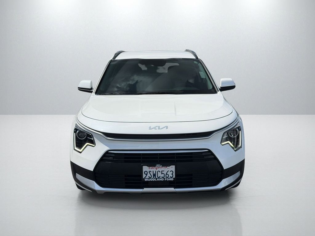 Used 2025 White Kia EX image 3