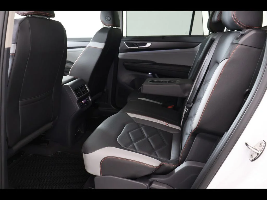 New 2026 White/off-white Volkswagen 2.0T Peak Edition image 10