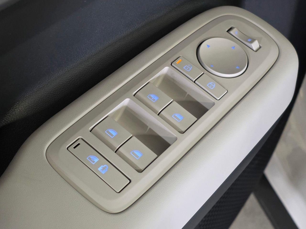 New 2026 Serenity White Hyundai SE FWD image 22