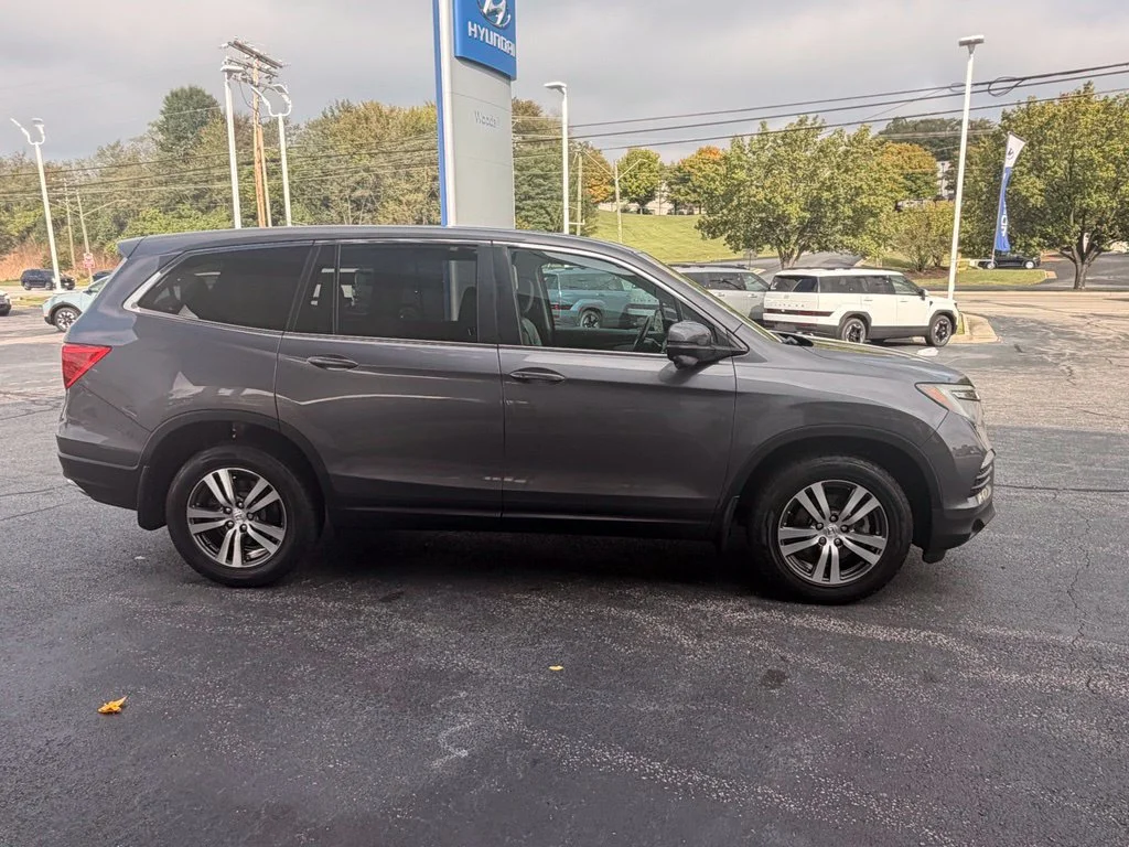 Used 2018 Modern Steel Metalli Honda EX-L image 4