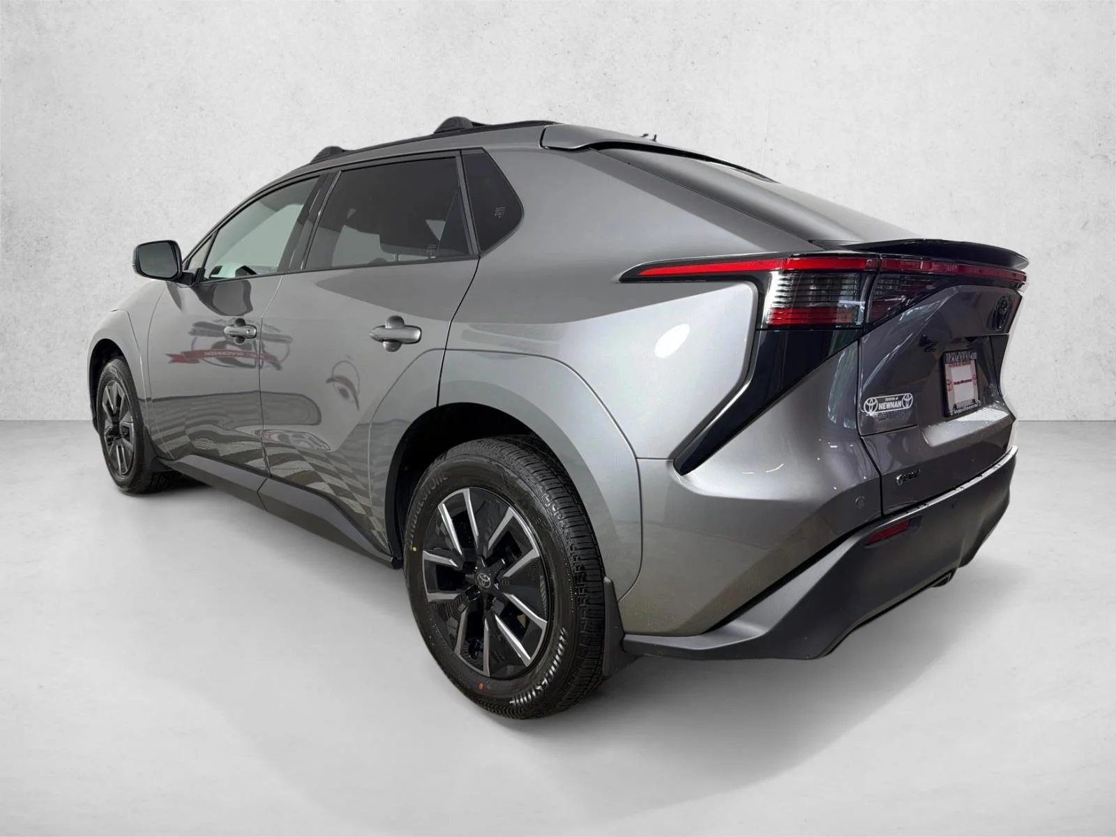 Used 2026 White Toyota XLE image 5