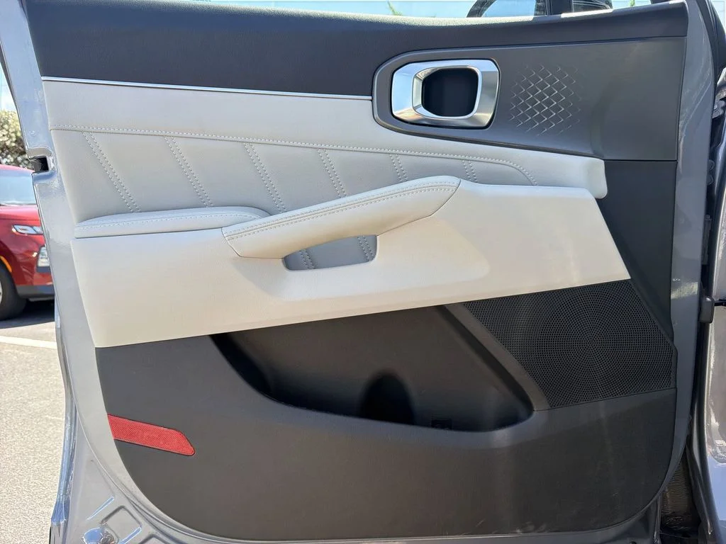Used 2023 Silver Kia SX image 29