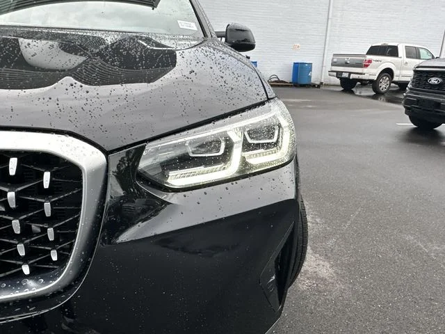 Used 2023 Black BMW xDrive30i image 9