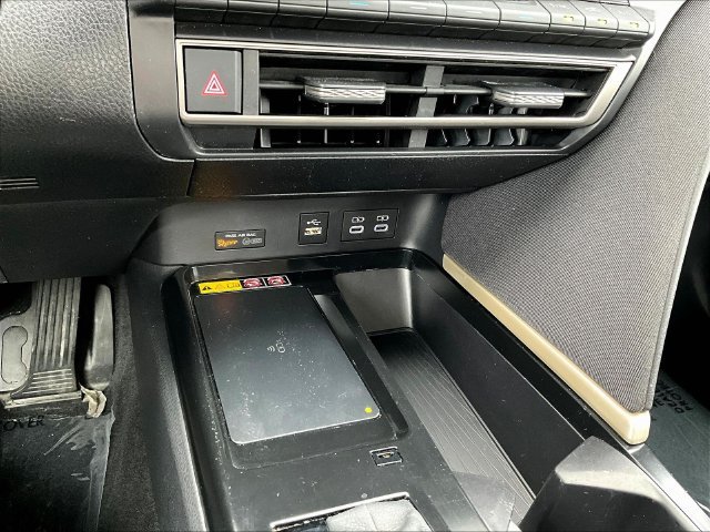 Used 2025 Silver Toyota LE image 18