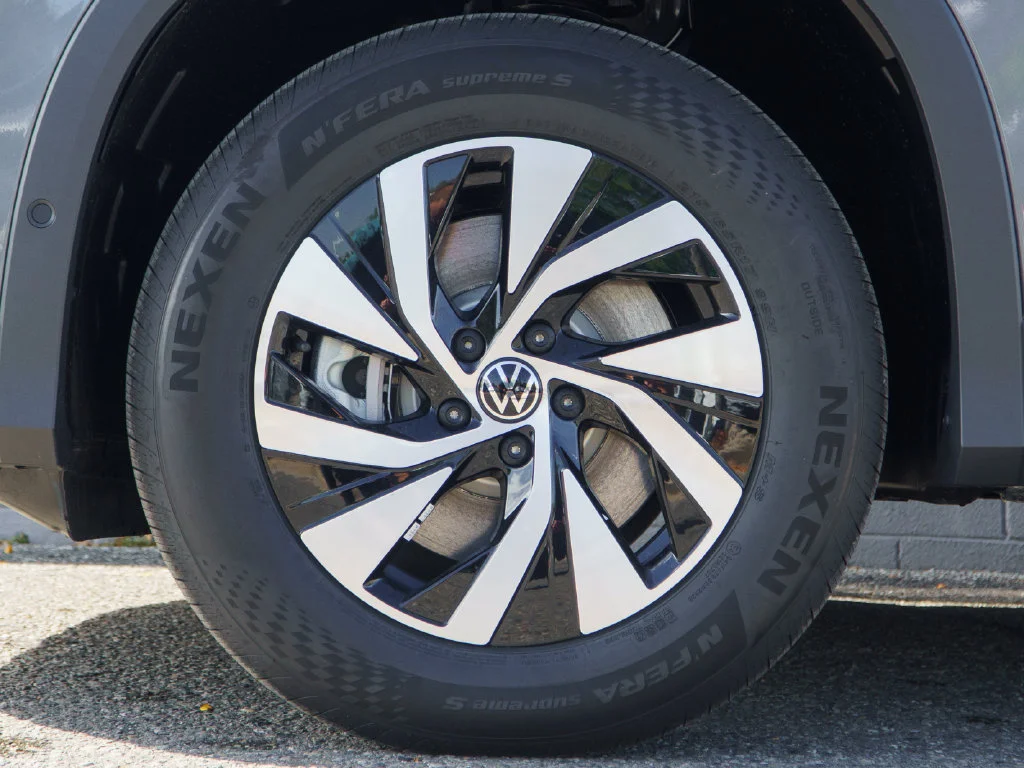 New 2026 Platinum Gray Metallic Volkswagen 2.0T S image 7