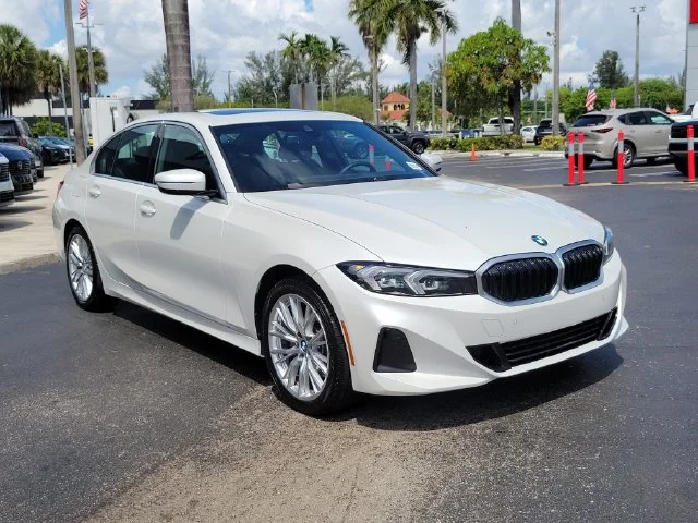 Used 2024 White BMW 330i image 3