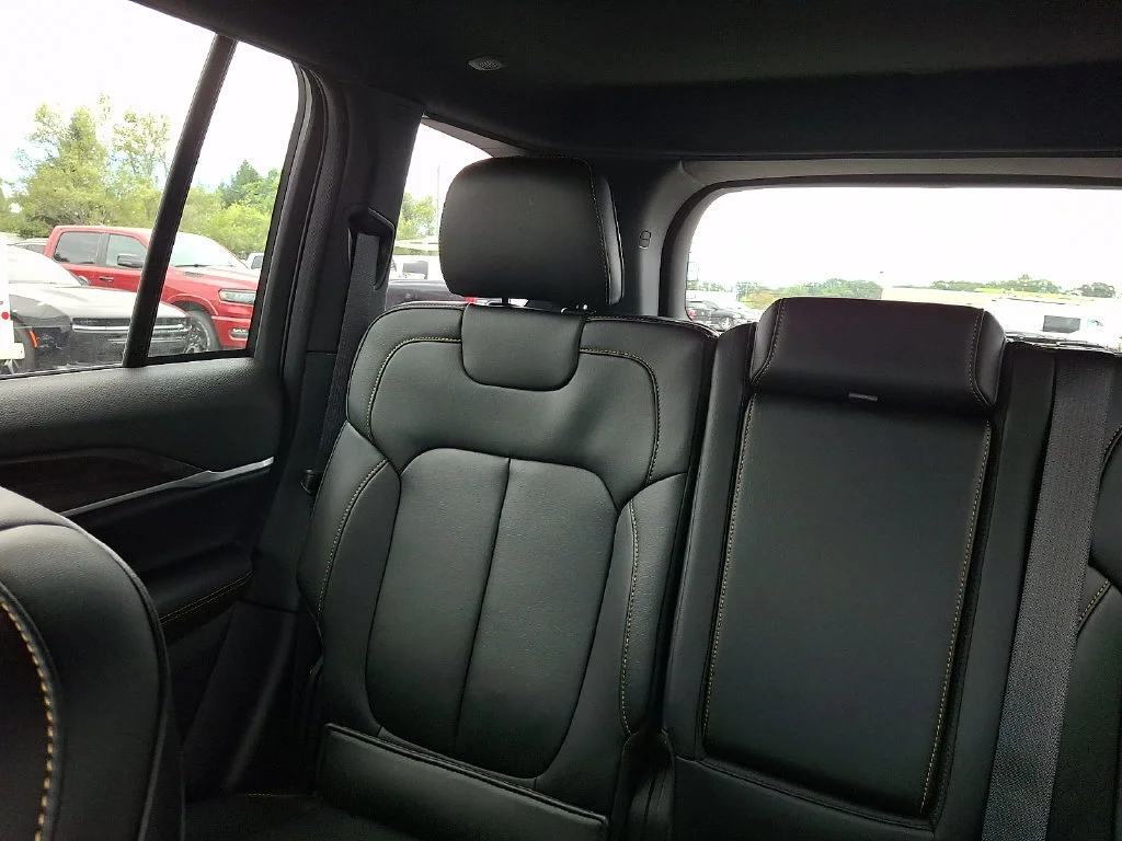 New 2026 Diamond Black Crystal Pearl-Coat Exterior Paint Jeep 85th Anniversary Edition image 13