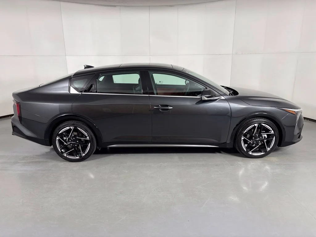 Used 2026 Gray Kia GT-Line image 9